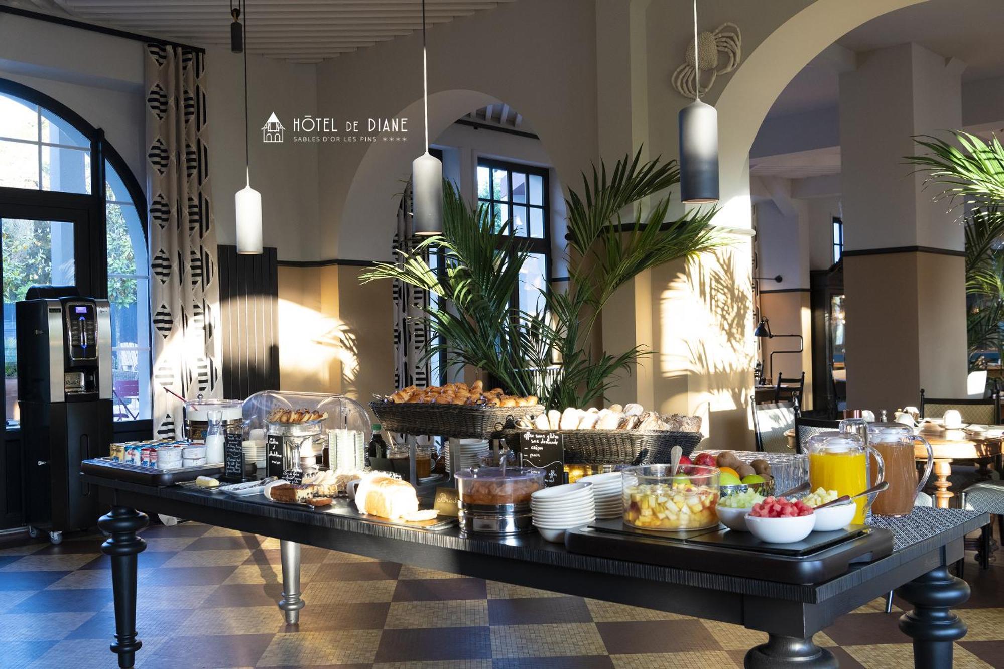 Hotel De Diane Сабль-д'Ор-ле-Пен Екстер'єр фото